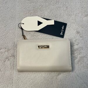 New Wallet Yani J'adore Beige Bliss Collection 7x4.5 Credit Card Coin Zipper